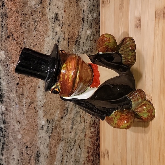 Vintage Other - Vintage Ceramic Frog in Tuxedo and Top Hat Planter